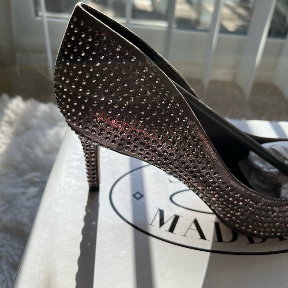 Steve Madden Mandi-R Lead Pump - Picture 11 of 12